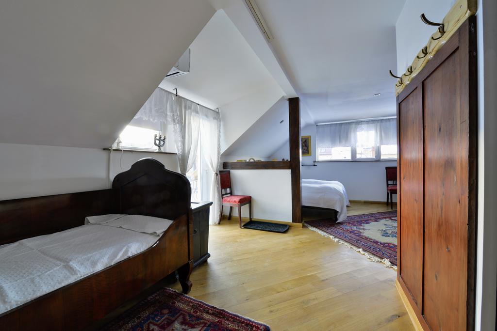 Kronhaus Брашов Экстерьер фото